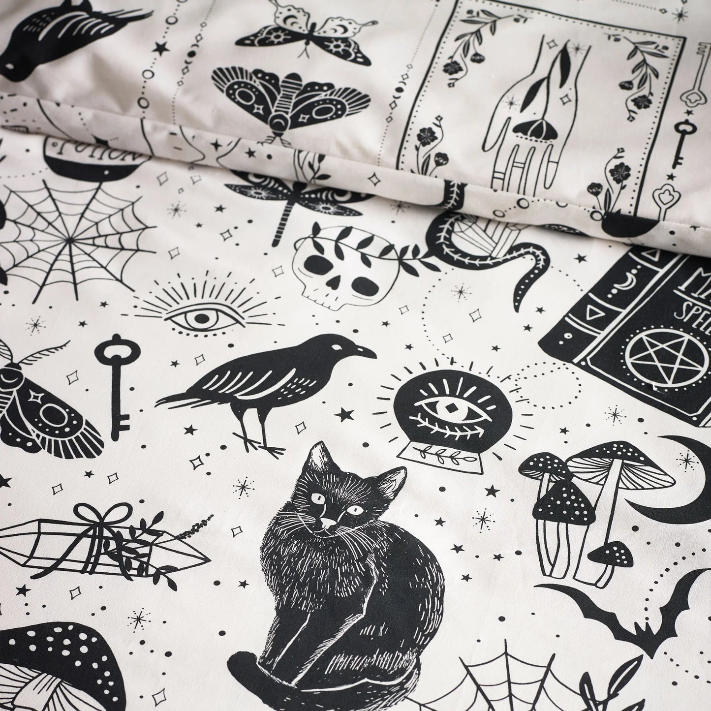 Enchanted Witchcraft Reversible Duvet Cover Set in Black / Natural