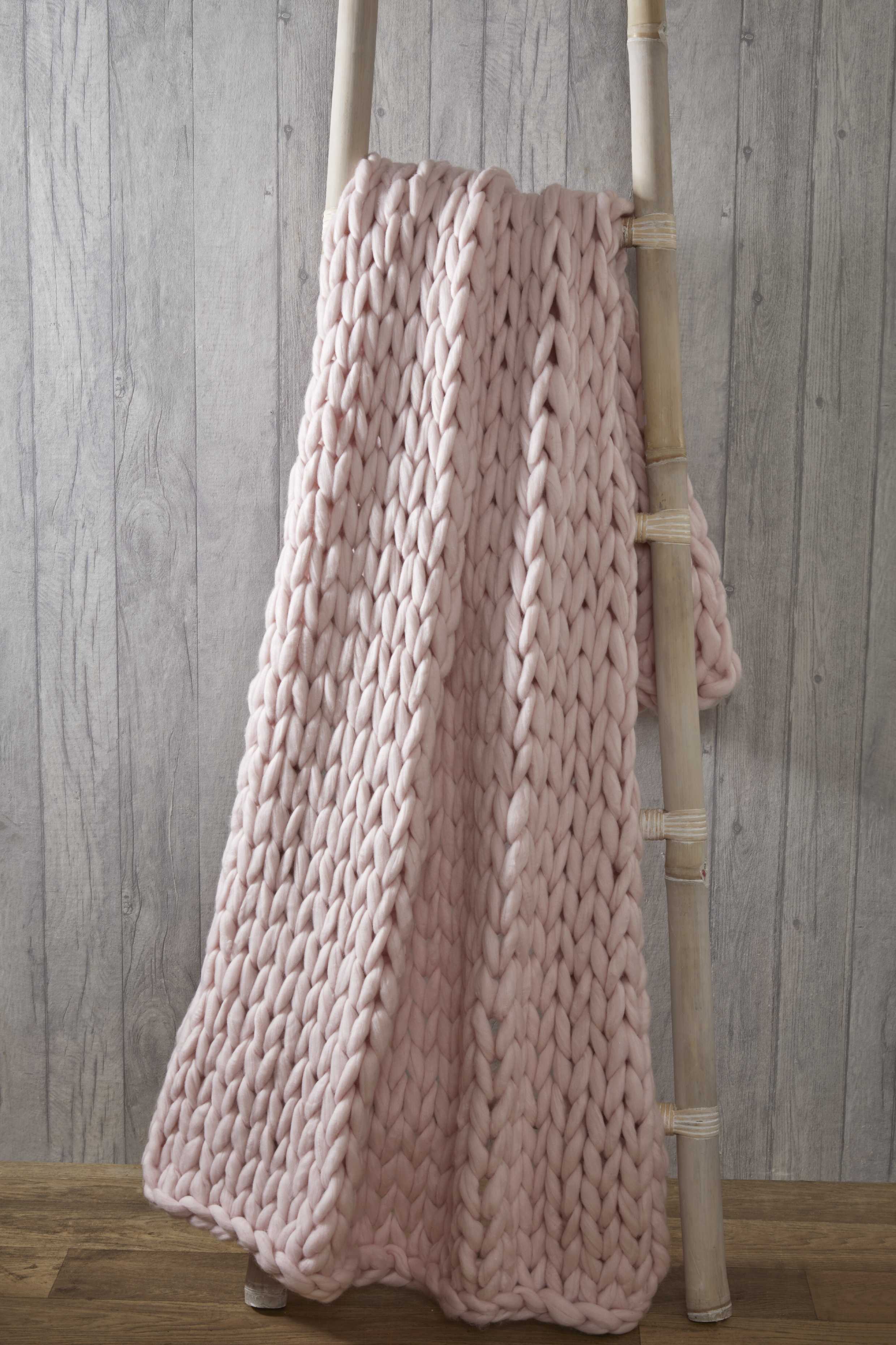 Chunky Knitted Throw 120cm x 150cm