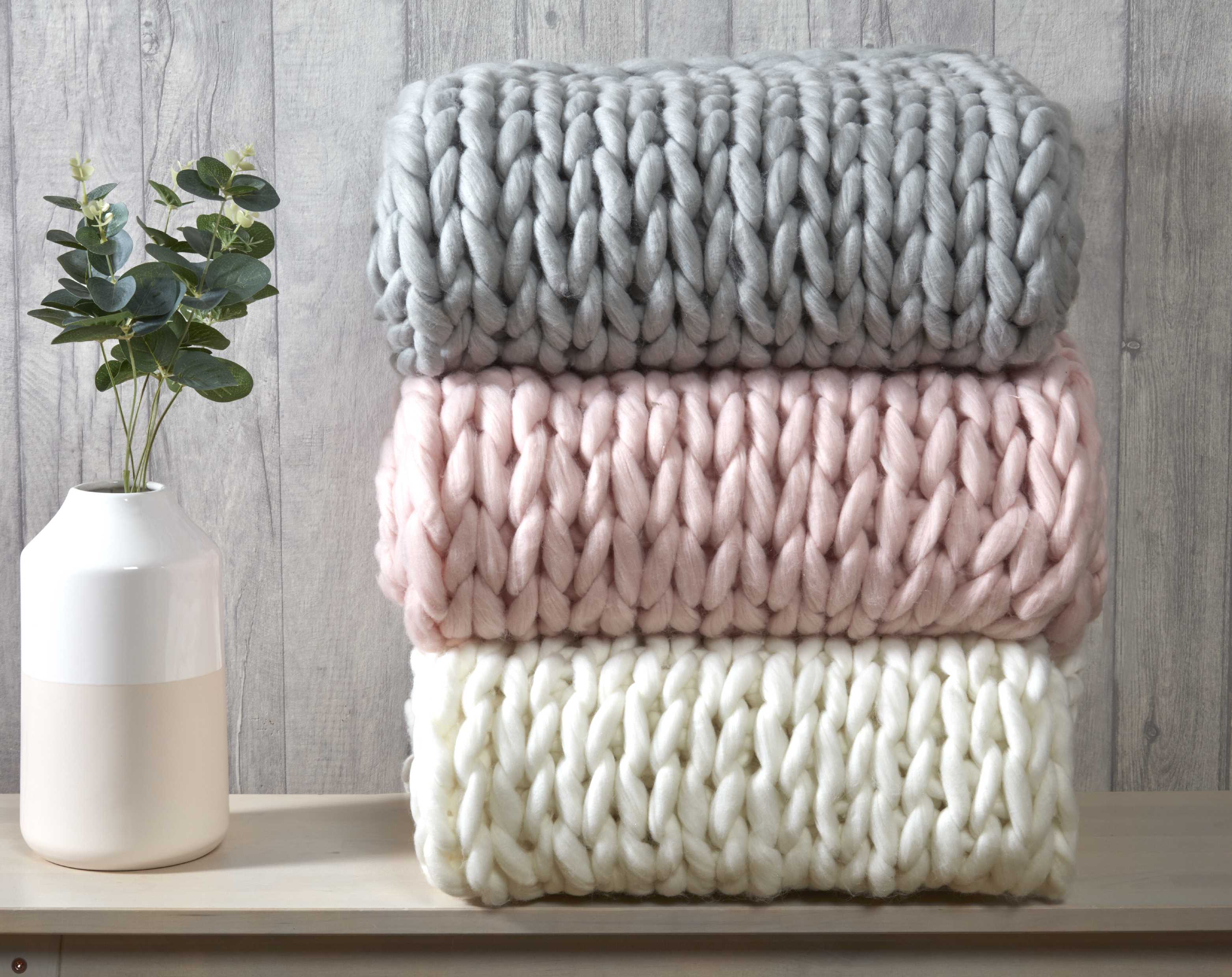 Chunky Knitted Throw 120cm x 150cm