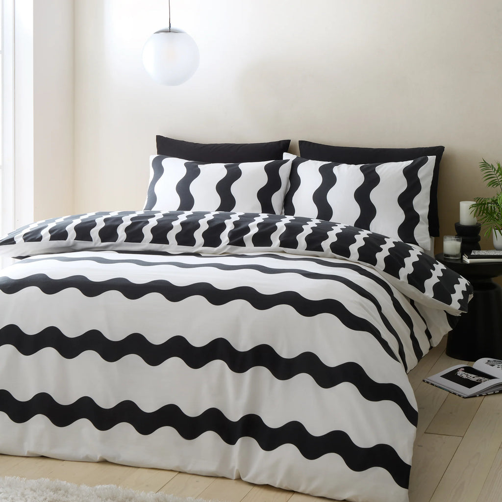 Waves Reversible Duvet Cover Set in Black / White by Sassy B