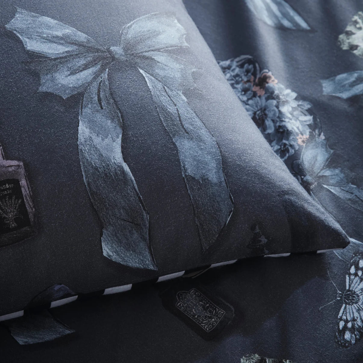 Bows Noir Halloween Duvet Cover Set in Grey