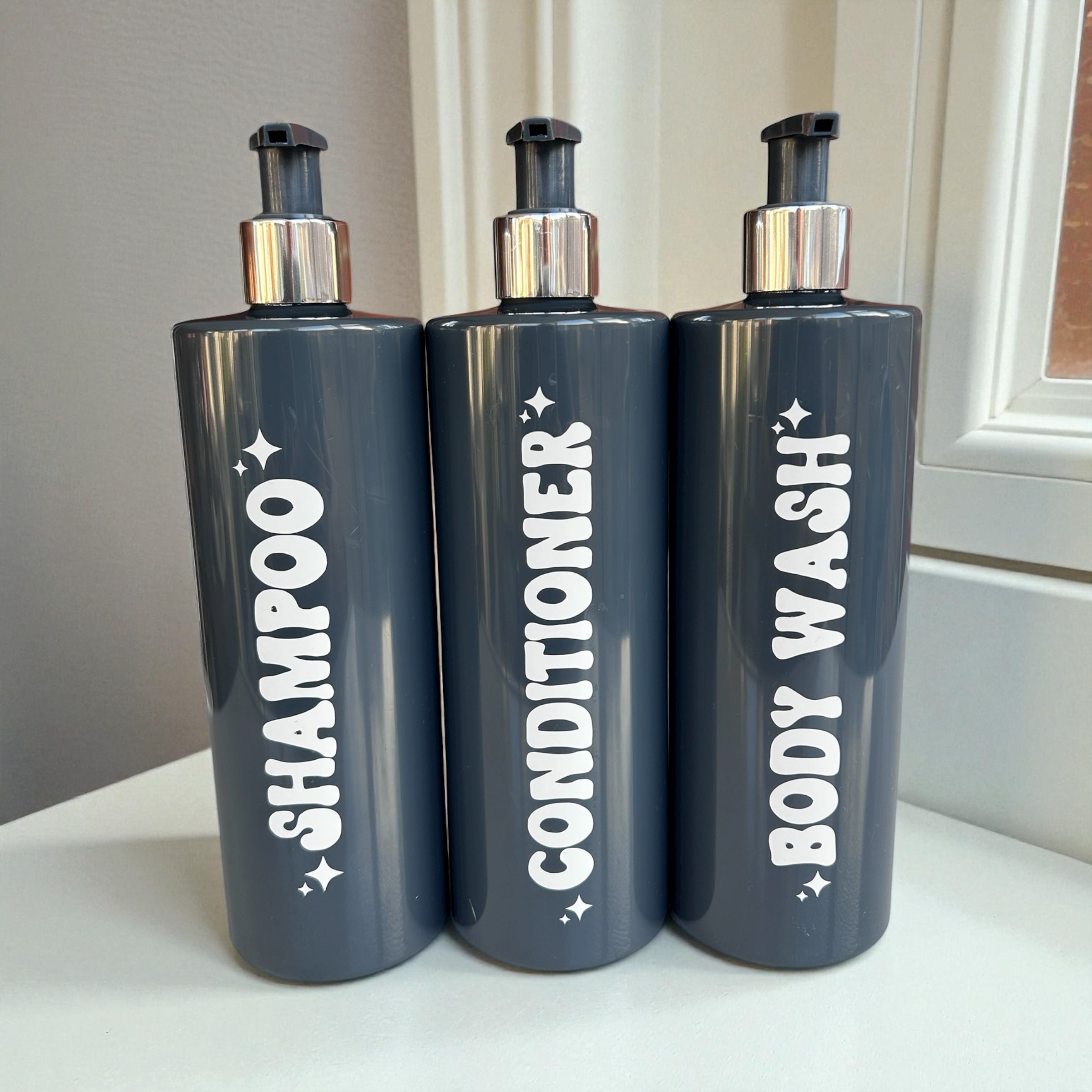 🚿 🛁 Dark Grey Bathroom Bottle Set – Shampoo, Conditioner & Body Wash (500ml)