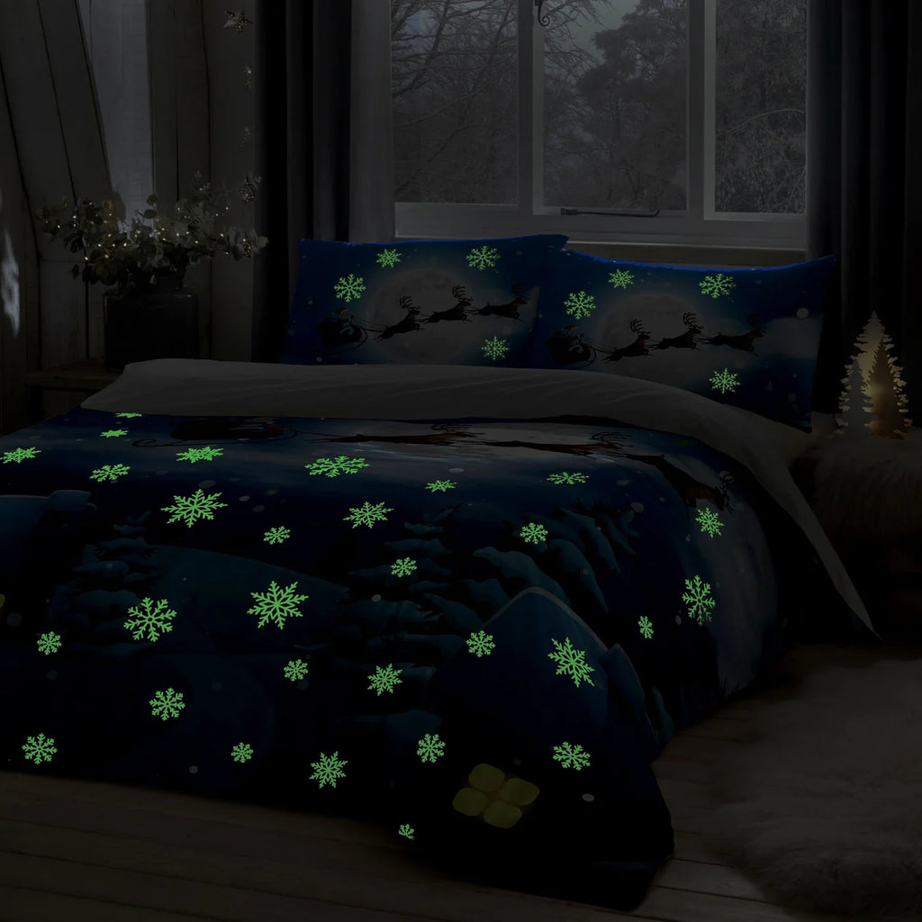 Santa Glow In The Dark Christmas Duvet Cover Set in Multicolour