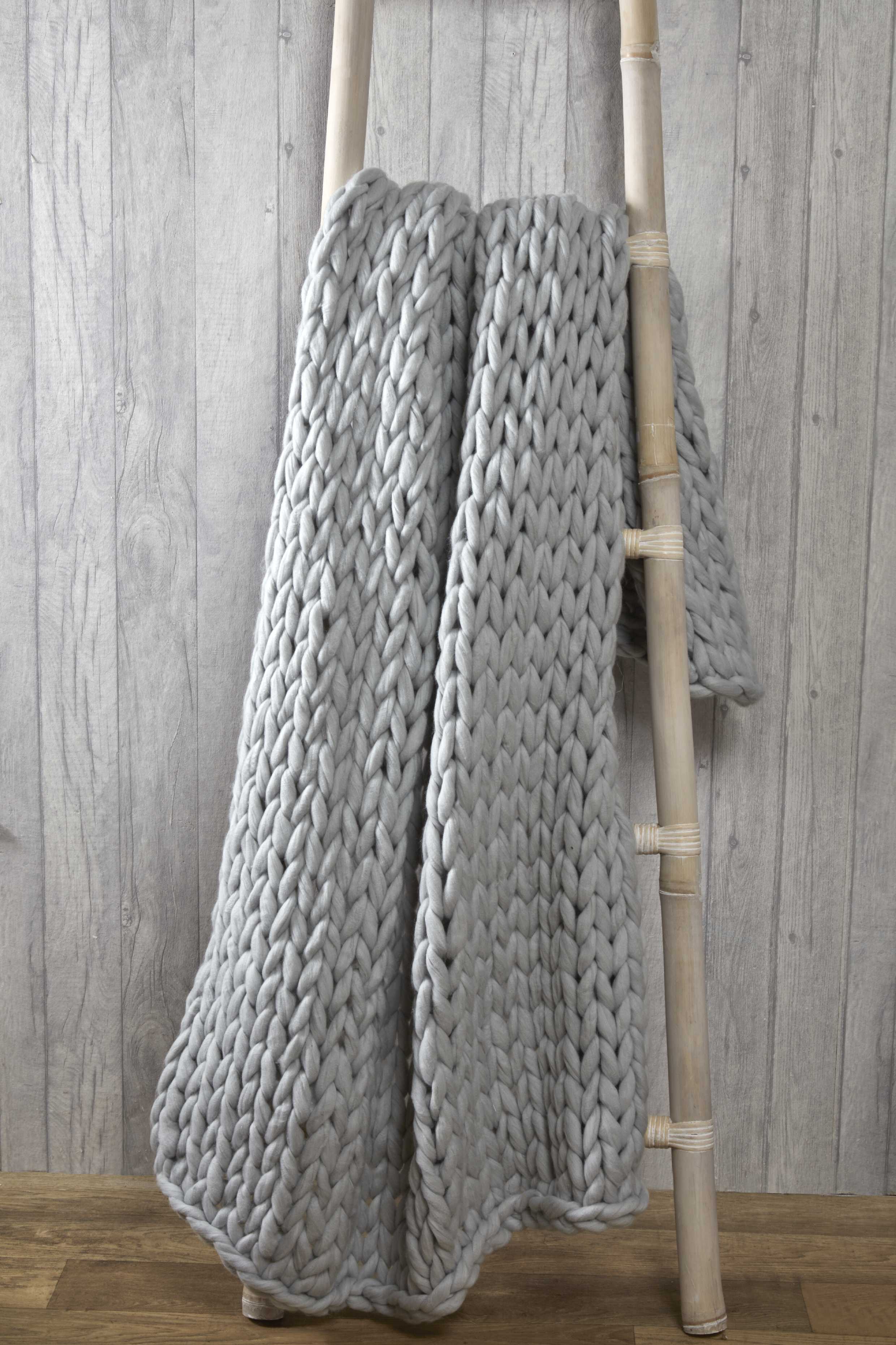Chunky Knitted Throw 120cm x 150cm